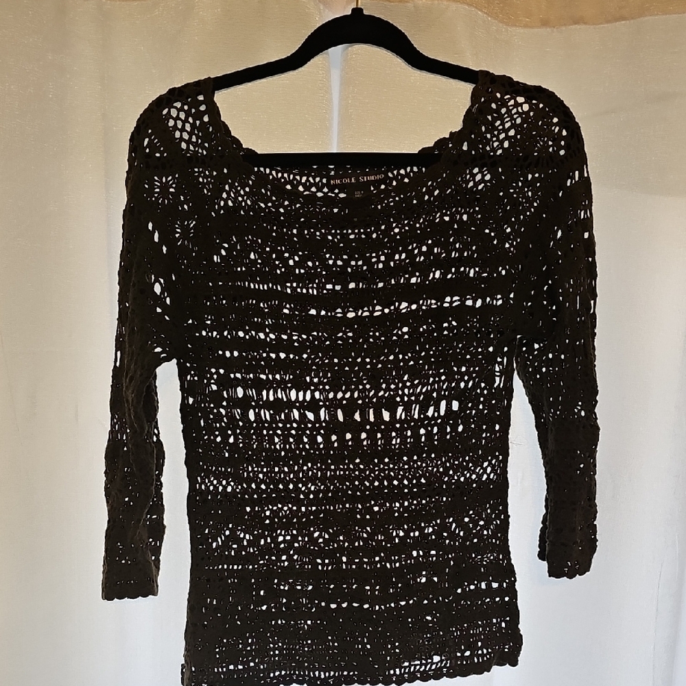 Brown Crew Neck Sweater with Intricate Knit Design